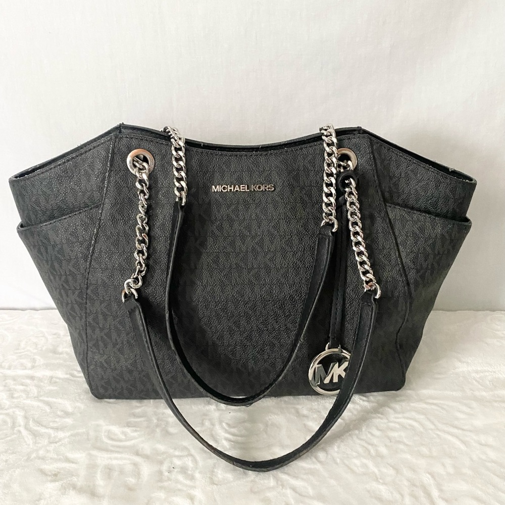 EUC Michael Kors Jet Set crescent tote